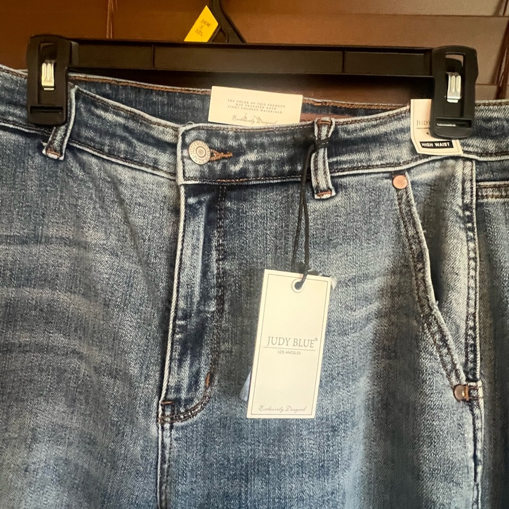 Judy Blue Flare Wide Leg Jeans in Classic Blue - Picture 2 of 5